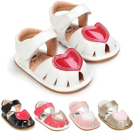 Sandały 2021 Moda Serca Styl Summer PU Leather Baby Shoes Infant Toddler Dziewczyny Kid Urodzony 0-18 miesięcy
