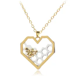 10st Creativity Heart Honeycomb Pendant Halsband Bee Animal Smycken för My Lover Graduation Party Gifts T-219
