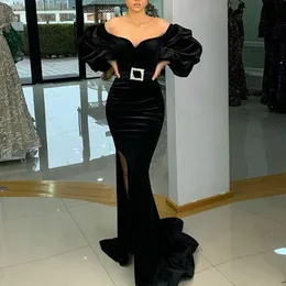 Arabski Black Velvet Syrenka Suknia Wieczorowa Z Zroszony Side Side Side Długie Muzułmańskie Dresses 2021 Vintage Formalne Party Suknie Vestidos Fiesta Robe de Soirée