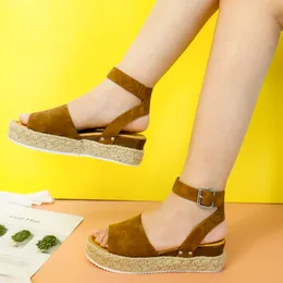 Wedges skor för kvinnor Högklackat Sandaler Sommarskor Ny Flip Flop Chaussures Femme Platform Sandaler Plus Storlek 35-43 SSEDS3322