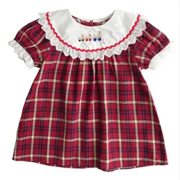 幼児の女の子の刺繍のドレスの赤ちゃん赤の格子縞のブティック服幼児の誕生日クリスマスのドレス煙突綿フロック210615