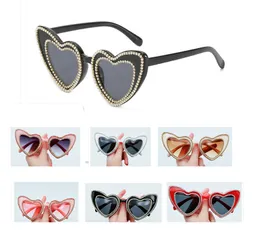 2021 Vintage Herz Sonnenbrille Frauen Mode Luxus Strass Dekoration Cat Eye Sonnenbrille Männer Brillen Oculos Klare Gläser