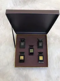 Lyx Man Parfym Doft Presentset Oud Trä Tobak EAU De Parfum 7.5ml 5 Flaskor Designer Märke Parfymer Klon Spray Uppdatera Lukt Fest Parfym Partihandel