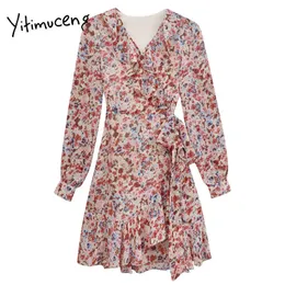 Yitimuceng Vintage Kwiatowy Pint Drzewo Grzyby Wysokiej Talii Dresses Kobiety A-Line V-Neck Spring French Moda Dress 210601