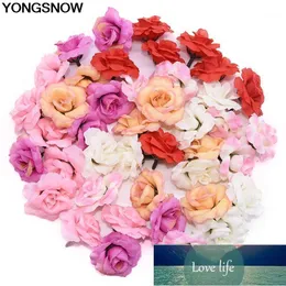 10/20 / 50pcs 5cm Silk Artificial Rose Flower Head for Wedding Party Home Garden Dekoration DIY Wreath Craft Gift Favorites Supplies1 Fabrikspris Expert Design Kvalitet