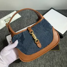 حقيبة تحت الإبط للنساء حقائب يد محفظة موضة الدنيم قماش مرقع اللون مشبك الأجهزة الداخلية سستة عالية الجودة للإزالة حزام الكتف M637092