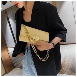 クロスボディバゲット脇の下バッグ女性2021ファッションワニのワニのパターンゴールドチェーン女性の肩小さな財布とハンドバッグ