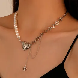 S2646 Fashion Jewelry Metal Splicing Faux Pearls Love Clavicle Chain Necklace Irregular Hollow Heart Dangle Tassel Choker Necklaces