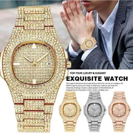 Marka Buzlu Out Diamond Watch Quartz Gold Hip Hop Kuvars Kuvars Mikropavlu CZ Paslanmaz Çelik Saat Saati Relogio242L