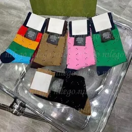 Mulheres menina cartas meias com etiqueta respirável algodão moda modelo pe sock presente para amor namorada top qualidade