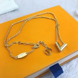 Fashion Designer Necklace Bracelet Pendant Charm Bracelets Gold Love V Necklace Women Necklaces Bangles Luxury Pendants chain 2202237D