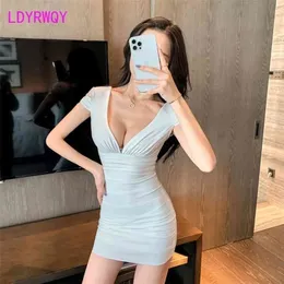 LDYRWQY noc pokaz damskiej szczupły głęboko v obcisłe low-cut sexy hip sukienka V-Neck Regular 210416