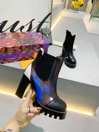 Lüks kadın botları baskı Martin patik platformu işyeri bot kar botu bayan yıldız ayak bileği iz tasarımcısı kış ayakkabıları boyut 35-42