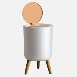 Fashion Trash Can High Foot Imitation Wood Plast Skrivbord med Press Cover Dustbin Vardagsrum Toalett Kök Skräp Skräp 211215