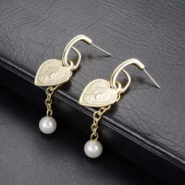 Dorado Trendy Vintage Złoty Kolor Metalowy Profil Photo Delikatna Pearl Drop Dangle Kolczyki Dla Kobiet Party Biżuteria Prezent