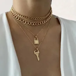 Moda Multilayer Lock Key Wisiorki Naszyjniki Dla Kobiet Punk Gold / Srebrny Kolor Metal Link Łańcuch Naszyjnik Biżuteria Prezenty