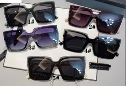 Lato Panie UV400 Moda Okulary Okulary Kolarstwo Glassa Eyeglasses Klasyczne Outdoor Round Ozdobne Okulary Okulary Okuląt Girl Beach Eyeglass