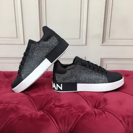 Nuove scarpe casual top Sneaker designer Motivo a quadri Piattaforma classica Pelle scamosciata Sport Scarpe da skateboard Uomo Donna Sneakers 34-45 0303