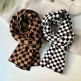 Nie zmniejszy ~ Web Celebrity Checkerboard Scarf Kobieta Winter Black and White Plaid Han Edition Student