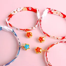 Kattkrafter leder sakura print krage japansk stil söt fisk med hollw bell husdjur hund halsband ajustable kattunge colars för samll valp