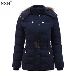 冬の女性の厚いコート調節可能な腰ポケットの毛皮のフード付きの女性の暖かいジャケットのボタンジッパースリム服ブランド210923