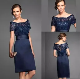 Navy Blue Short Sleeves Mor till bruden Klänningar Scoop Neck Lace Sequins Appliqued Formal Aftonklänningar Bröllop Gästklänning BC0299