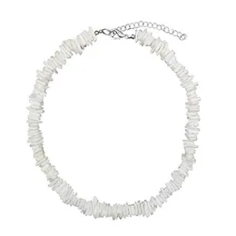 Chokers 2021 Bohemian Natural Puka Shell Vit färg oregelbunden chip choker halsband för kvinnor män collares de moda kolye