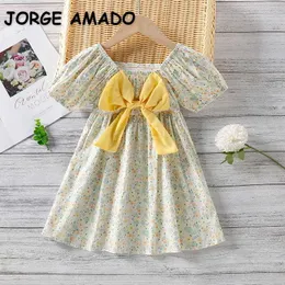 夏の子供の女の子のドレスピンクの緑の黄色い肩のない弓の花の定義された腰vestidos E705 210610