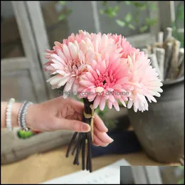 装飾的な花の花輪のお祝いパーティーの供給ホームガーデンの人工的な結婚式の装飾デイジーガーベラフローレスの植物の偽のブーケの装飾