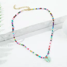 Collana di perline di riso con pendente a farfalla in resina acrilica della Boemia a 4 colori per regalo di gioielli estivi per feste da donna 2021