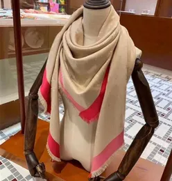 Высококачественные женщины -дизайнерские дизайнерские модные мужчины женская шарв шарв с полосовыми буквами 2 сезона шарфы цветы