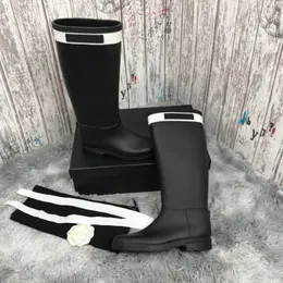 Luxuriöse Designer-Regenstiefel der mittleren Preisklasse der Vantage-Serie, bedrucktes Design, bequem, atmungsaktiv, Größe 36–40