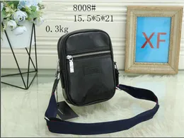 Mens Black Briefscases Designer Nylon Shoulder Bags Fashion Crossbody Messenger Bag Medium Size Men Kort fall 8008# 15.5x5