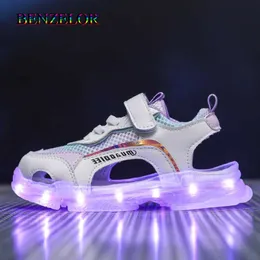 BenzELOR Estate LED Scarpe per bambini Sandali per bambini Per ragazze dei ragazzi Sneakers Light Up Luminoso Incandescente Illuminazione Sandali Sandali X0719