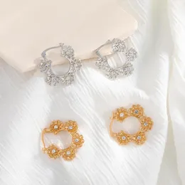 Hoop Huggie Vintage Crystal Flower Colkings Ethic Eleganckie słodkie dla kobiet Earing Biżuter