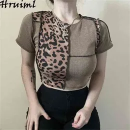 Skjortor Kvinnor Fashion Short Sleeve Outfit Toppar för oregelbunden Leopard Patchwork Stitching Contrast Slim T-shirt 210513