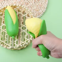 皮をむいたコーンバナナスキッシュシミュレーションフルーツピンチ絞り玩具ストレスリリーバー面白い減圧玩具