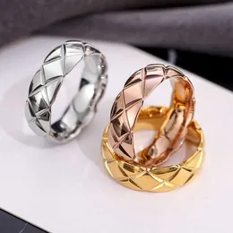 Smooth Rhombus Grid Pattern Rings Polished Stainless Steel Geometric Coco Wavy Men And Women Exclusive Couple Wedding Ring X0715