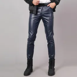 Wiosenna jesień mężczyzn skórzane spodnie Slim Fit Styl elastyczny Mężczyzna moda pu punch punkowe męskie