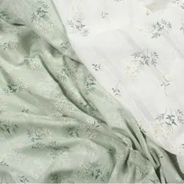 1m żakardowy splot bawełniane tkaniny, mały kwiat druku miękkie tkaniny bawełniane, tkaniny odzieżowe przez metr, biały 210702