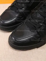 Luksurys Designers buty białe czarne łapane cielę skórzane buty męskie wytłoczone sneaker sportowy gumowy trener podeszwy sne