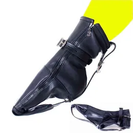 NXY Vuxna leksaker Camatech BDSM Feet Hoof Binder Harness Cuff Läder Socks Booties Bondage Restraint Foot med Zipped Straps Rollspel Toy 1207