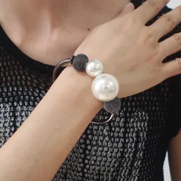 Ukmoc Fashion Alloy Simulated Pearl Bracelets Charming Women Accessories Metal Cuff Bangle Statement Jewelry Q0719