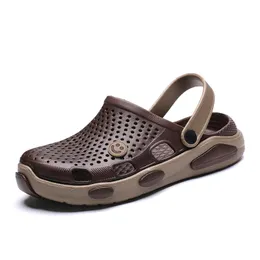 Commercio all'ingrosso 2021 arrivo di alta qualità Pantofole da uomo di personalità Beach Hole Shoes Sandali Moda Outdoor antiscivolo Flip Flop Slipper 39-44 20BBD-V9181