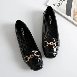 Kvinnor Flats Skor för kvinnor 2021 Casual Slip-On Ballerina Square Toe Patent Läder Chaussures Plates Zapatos Para Mujer 823