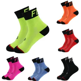 Novas meias de ciclismo Top Quality Professional Brand Sport Socks Respirável Bicycle Sock Ao Ar Livre Corrida Grandes Homens Homens Mulheres