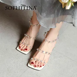 Sophitina夏の女性の靴のサンダルファッショナブルなクリスタルの奇妙なヒールドレッシングスクエアトゥスタイリッシュな透明モダンFO342 210513