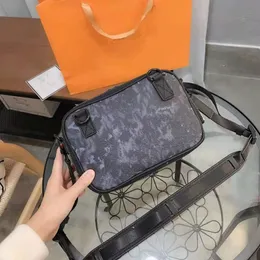 Czarna skórzana torba na ramię Unisex styl Torebka Męskie torby na ramię z klasycznym wzorem literowym Ukośny krzyż Mężczyźni Kobiety kieszeń crossbody Nice