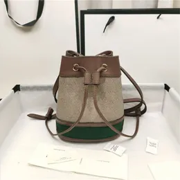 Bolso de moda para mujer, bolso de mano con almohadilla para el hombro, bolso de cuero para la playa de verano, monedero verde con letras para mujer, monedero pequeño