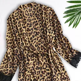 Sovkläder för kvinnor Satin Silkesrock Klänning Pyjamas Kvinnor Nattklänning Leopard Underkläder Dräkter Underkläder Sexig Nattklänning Morgonrock Kvinna